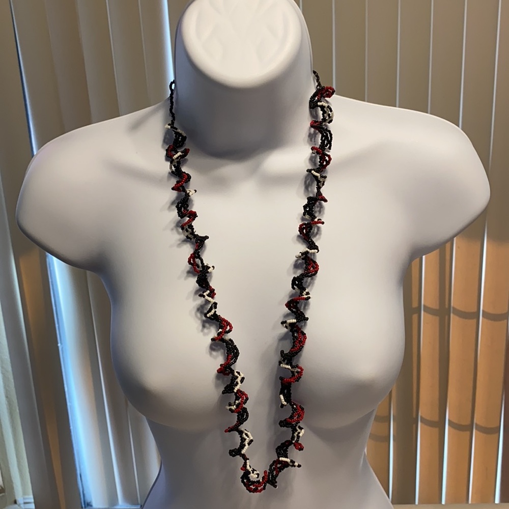 Black, Red & White Necklace NWOT